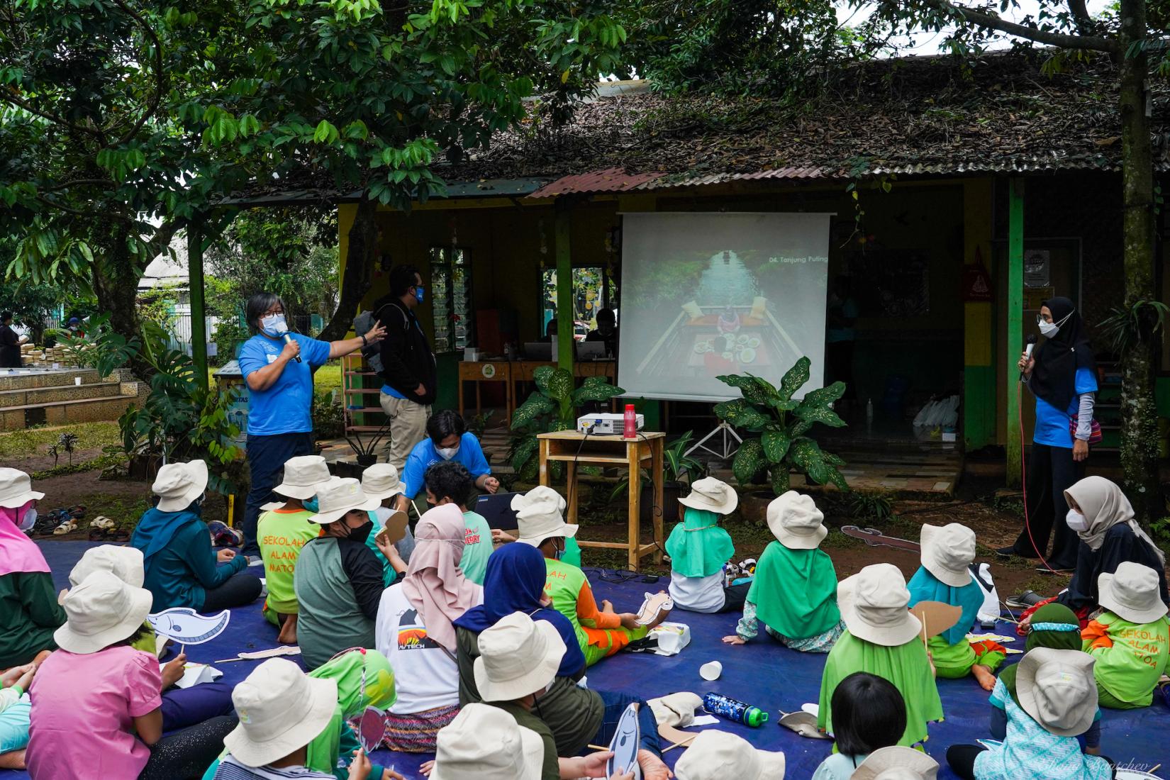 Students join a virtual tour of UNESCO’s Rinjani Biosphere Reserve in Lombok, at Sekolah Alam Matoa in West Java, on June 16, 2022