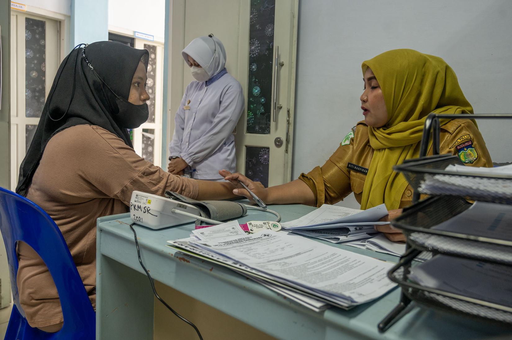 Doctors, trained to recognize signs of domestic violence, are able to support victims beyond just treating wounds. (Photo: Puskemas Sangurara, Central Sulawesi, Indonesia) 