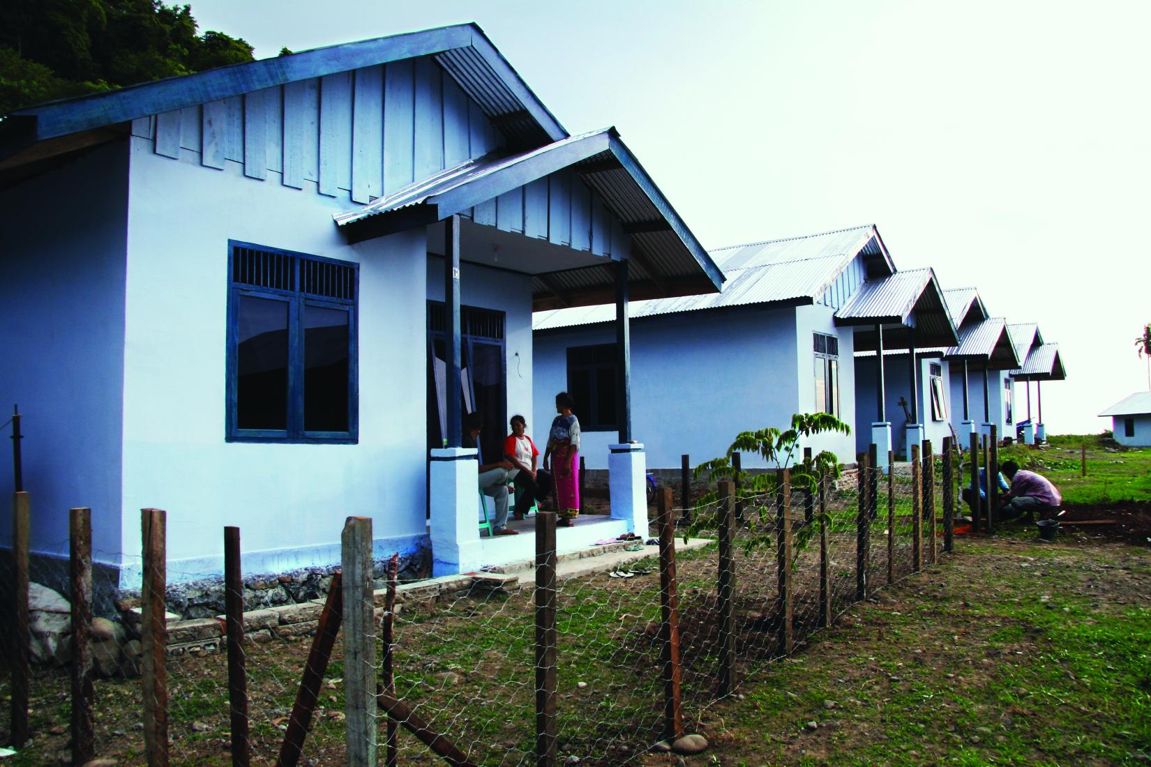 In Lampoh Raya, all was lost: only twenty out of fifty families survived, and their land was lost to the sea, leaving no other option but to move and resettle. Supported by UN-Habitat, a lease to a plot of land nearby could be arranged, and houses could be rebuilt together. It took time for life to catch up.  Many families had to seek jobs elsewhere in 2007; none were initially in Lampoh Raya. Moreover, being forced to resettle after disasters is always hard. Land issues in post-conflict Aceh were challengi