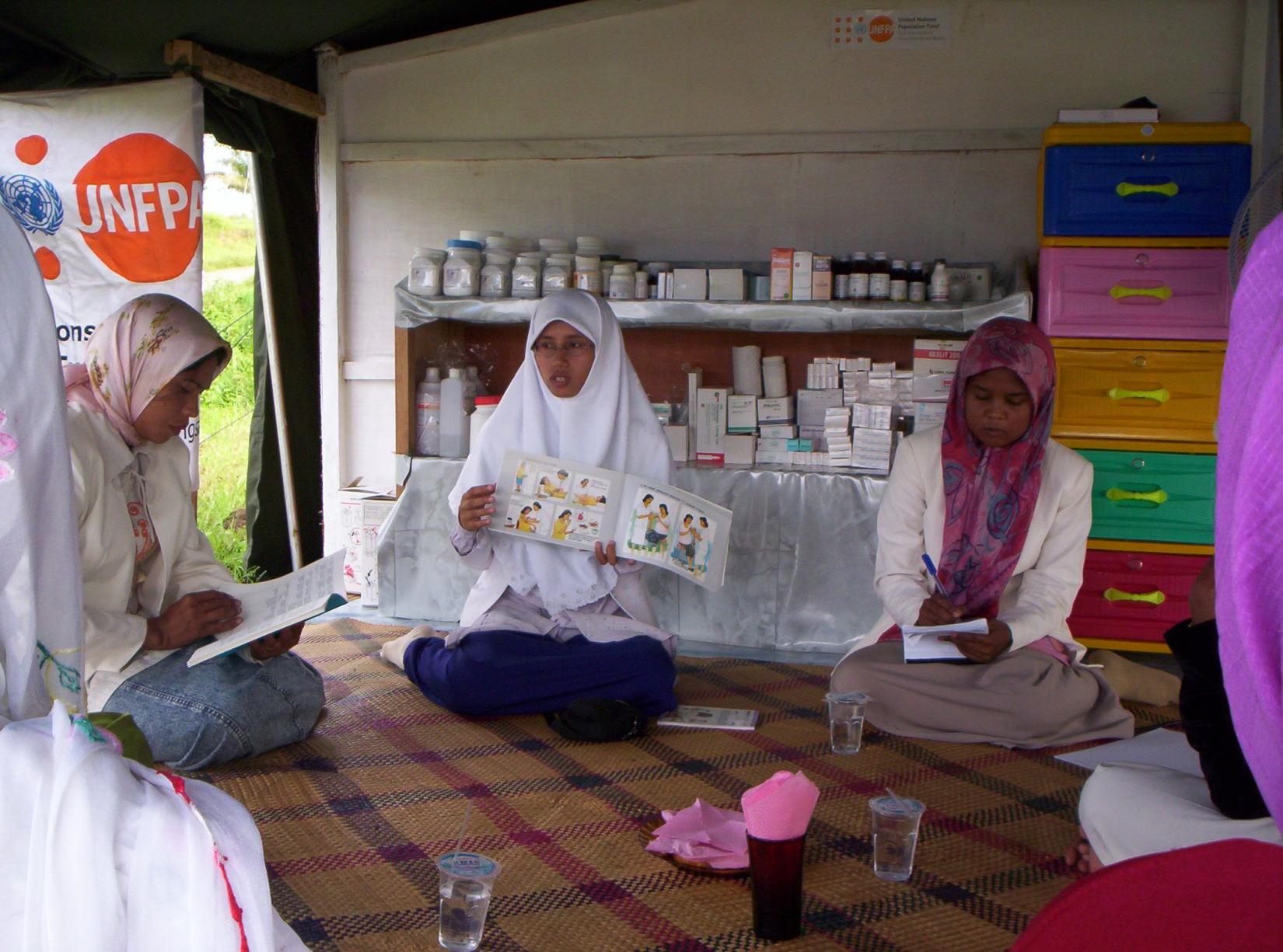 Women cannot pause their pregnancy or stop their menstruations during disasters and emergencies. To make sure that women and girls continue to access sexual and reproductive health services post-Tsunami 2004 in Aceh, UNFPA established and operated sexual and reproductive health clinics in collaboration with provincial and district health offices and the Indonesian Midwives Association (IBI).