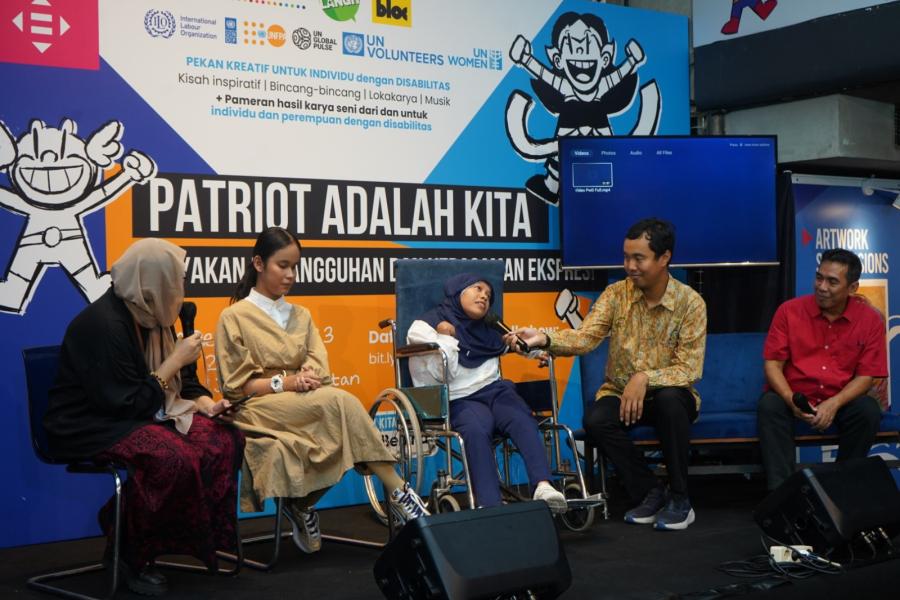 Talkshow dengan Zizi Allafta pianis dan penyanyi dengan disabilitas Netra, Natrio Catra Yoshoda (Pelari Marathon autis pertama di Indonesia) dan Agoes Abdoel Rakhman (Direktur Pelaksana Yaysan Anak Cacat Jakarta) 