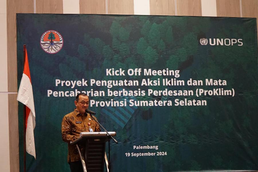 Mr. Edward Candra, Secretary of the South Sumatra Provincial Government, gave a welcome speech.