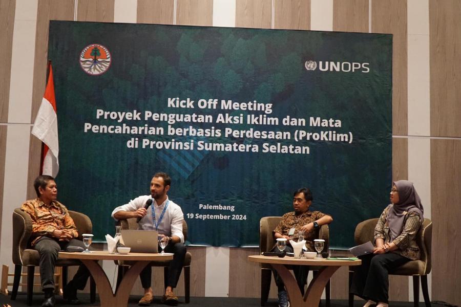 Marco Scarpetta, UNOPS PROKLIM Project Manager (in white), discussed the PROKLIM project in South Sumatra alongside distinguished panelists.