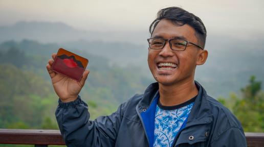 Dheni Nugroho showing one of the wallets